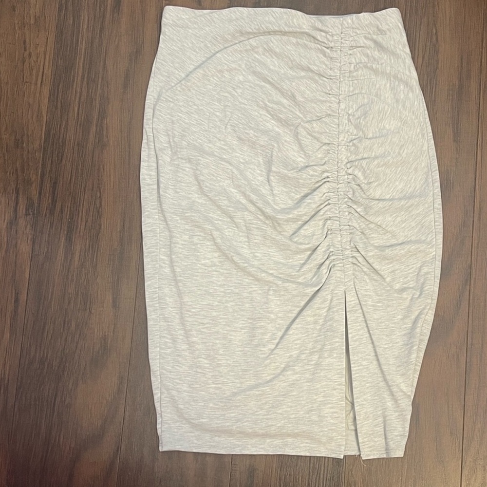 Express Heather Gray Ruched Skirt! Worn only once! Super cute and stylish?